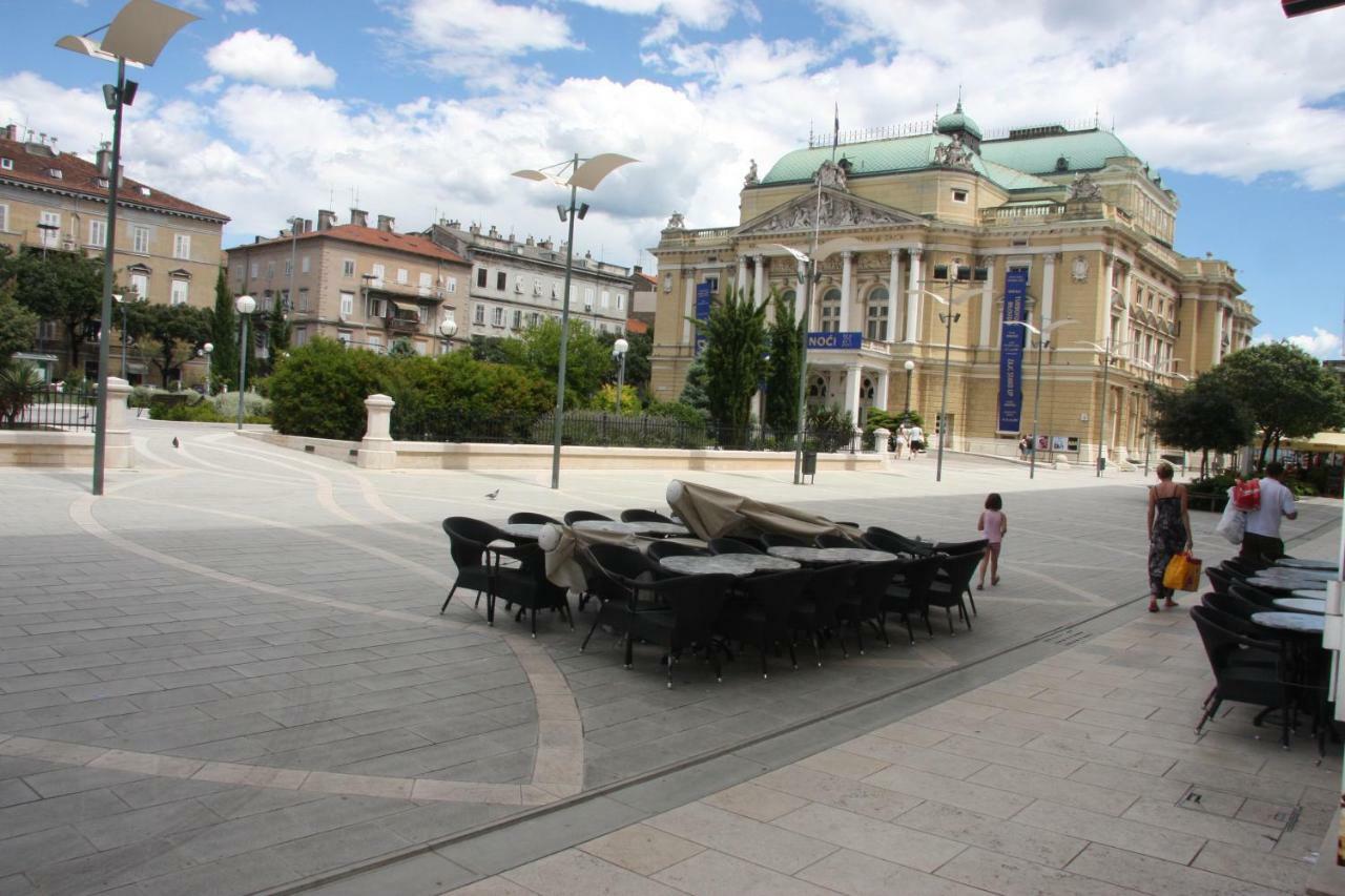 Apartment In City Center Rijeka Bagian luar foto